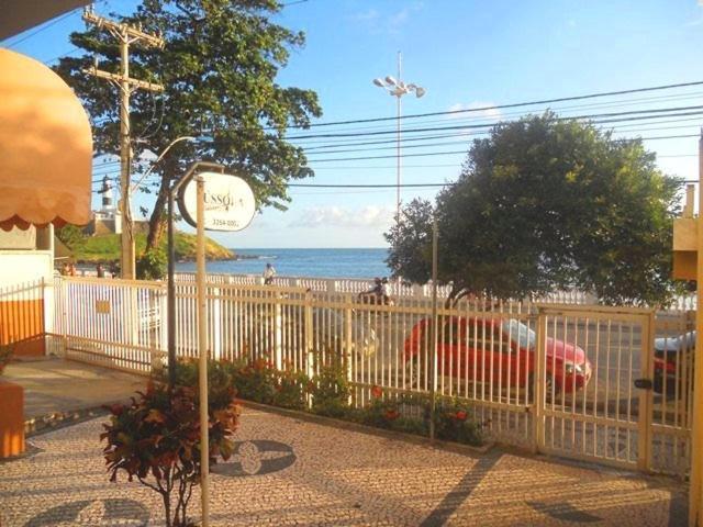 Excelente Apartamento 1/4 e Sala na Barra Salvador Esterno foto